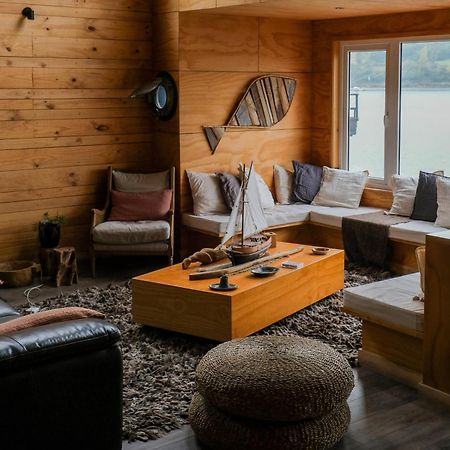 Hotel Palafito Entre Mar Y Tierra Кастро Екстериор снимка
